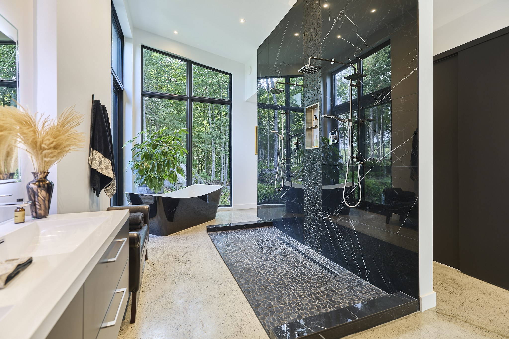 Salle de bain principale — 61–63, rue Beaubois